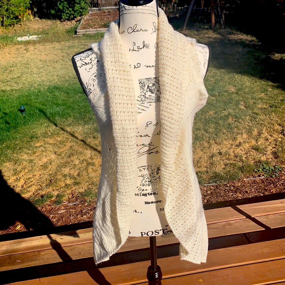 Sweater vest